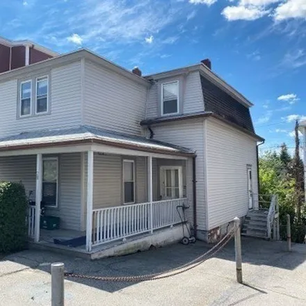 Rent this 3 bed house on 23 Lancaster Street in Central Business District, Worcester