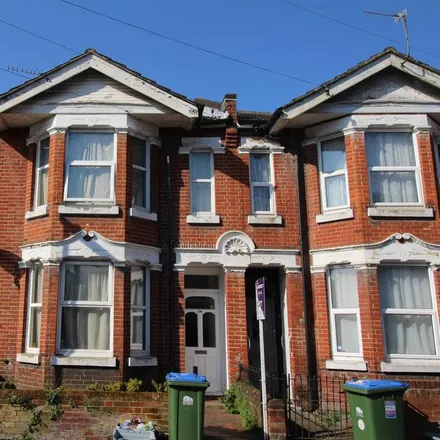 Rent this 5 bed duplex on 30 Harborough Road in Bedford Place, Southampton