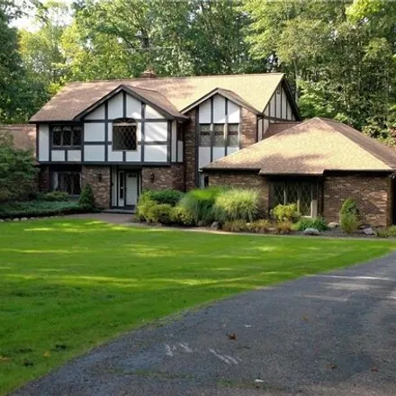 Buy this 4 bed house on 10554 Hemlock Ridge Dr in Chardon, Ohio