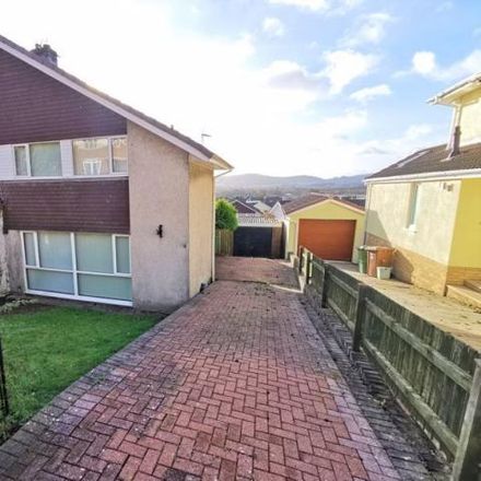 Rent this 3 bed house on 14 Tor View in Bedwas, CF83 8HE