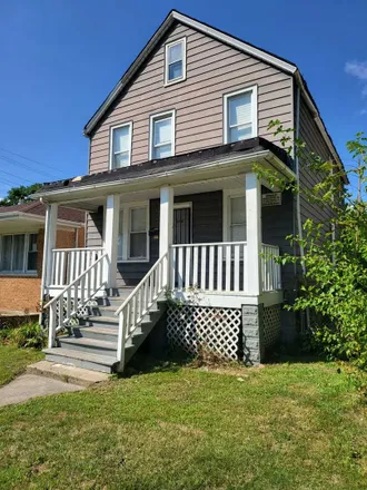 Buy this 5 bed house on 12130 South Lowe Avenue in Chicago, IL 60628