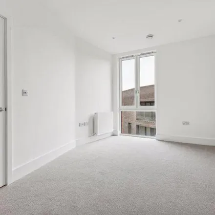 Rent this 3 bed apartment on 12 Lion Green Road in London, CR5 2NL
