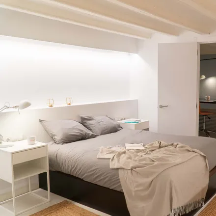 Rent this 4 bed room on RavalMedia in Carrer dels Salvador, 8