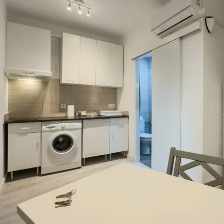 Rent this studio apartment on Carrer de la Diputació in 403, 08013 Barcelona