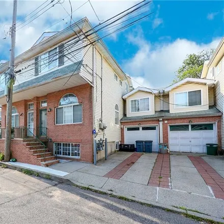 Buy this 4 bed townhouse on 12 Seth Loop in New York, NY 10305