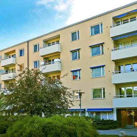 Rent this 4 bed apartment on Drottninggatan in 582 28 Linköping, Sweden