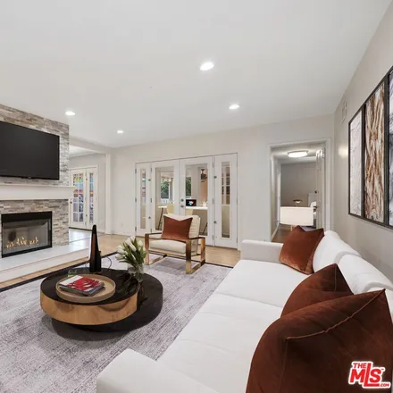 Image 3 - 11806 Lemay Street, Los Angeles, CA 91606, USA - House for sale