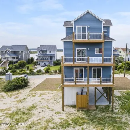 Image 2 - 8121 6th Avenue, North Topsail Beach, NC 28460, USA - House for sale