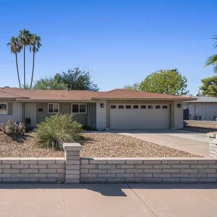 Buy this 3 bed house on 1609 West Lawrence Road in Phoenix, AZ 85015