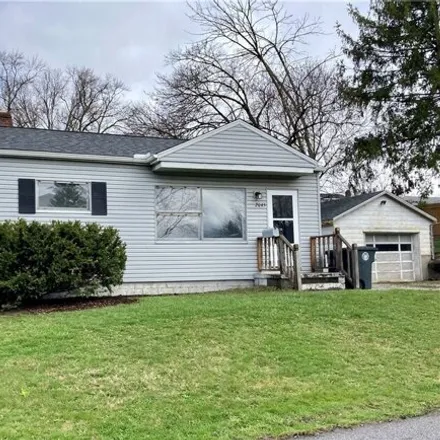 Buy this 3 bed house on 2051 Eastlawn Avenue in Akron, OH 44305