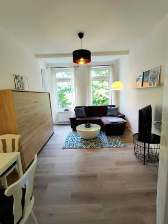 Rent this 2 bed apartment on Schleswiger Straße 11 in 22761 Hamburg, Germany