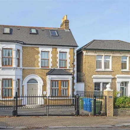 Image 3 - 176 Barry Road, London, SE22 0JA, United Kingdom - House for sale