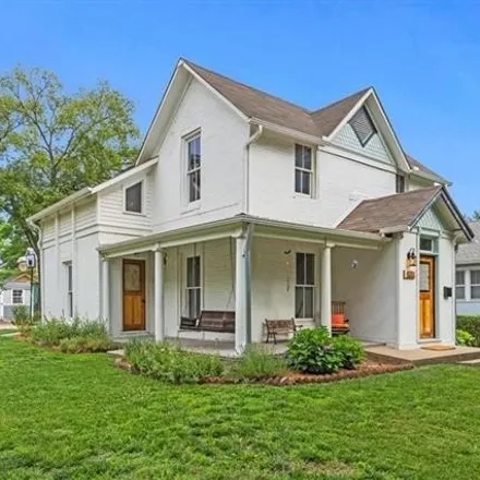 Image 2 - 533 Tennessee Street, Lawrence, KS 66044, USA - House for sale