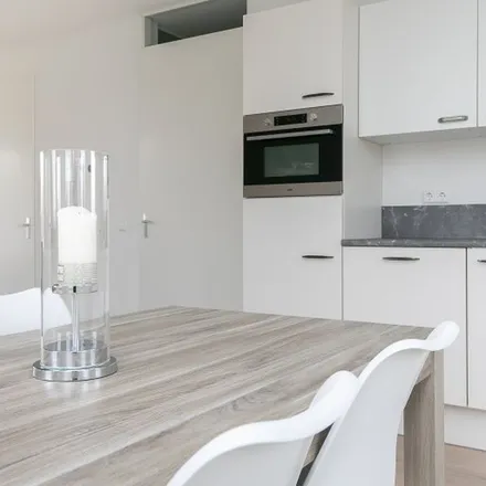 Rent this 2 bed apartment on Vijverberg-Zuid 28 in 4621 AT Bergen op Zoom, Netherlands