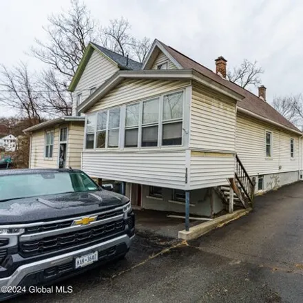 Image 1 - 100 Lawrence Street, City of Rensselaer, NY 12144, USA - House for sale