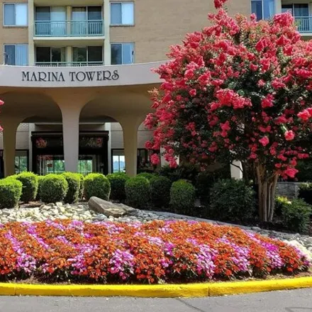 Buy this 1 bed condo on Marina Towers in 501 Slaters Lane, Alexandria