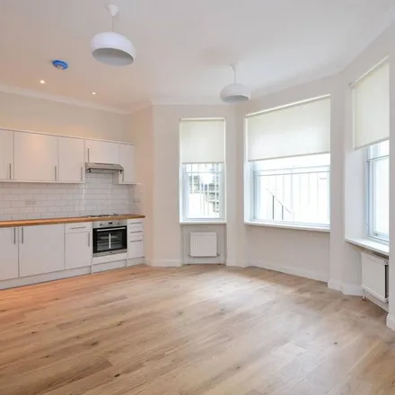 Rent this 2 bed apartment on Queen's Gate School in 131-133 Queen's Gate, London