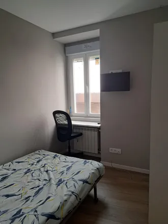 Rent this 7 bed room on Calle de Tetuán in 3, 28013 Madrid