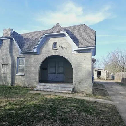 Buy this 2 bed house on 1636 East Pine Avenue in Enid, OK 73701