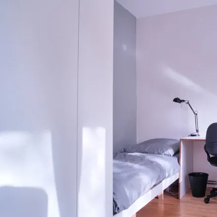 Rent this 5 bed room on Q Gallery in Großgörschenstraße 7, 10827 Berlin