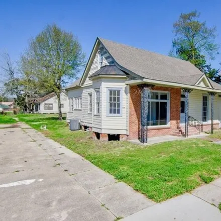 Buy this 4 bed house on 185 Iberville Street in Donaldsonville, LA 70346