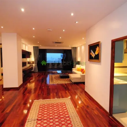 Rent this 3 bed apartment on Ratchada Place in Soi Inthamara 47, Din Daeng District