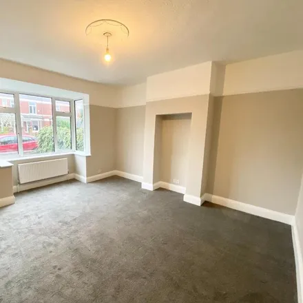 Image 4 - 108 East Parade, York, YO31 7YD, United Kingdom - Townhouse for rent