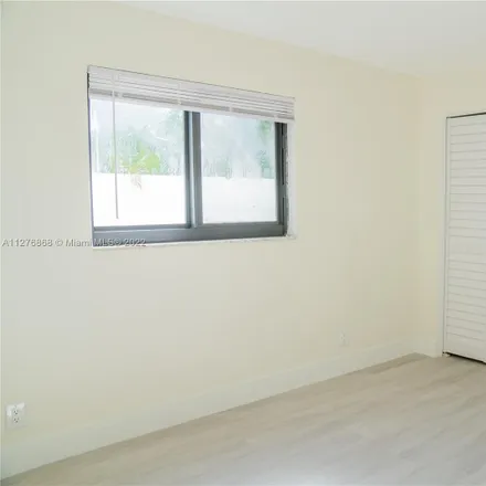 Image 7 - 615 Northeast 26th Street, Coral Estates, Wilton Manors, FL 33305, USA - Apartment for rent
