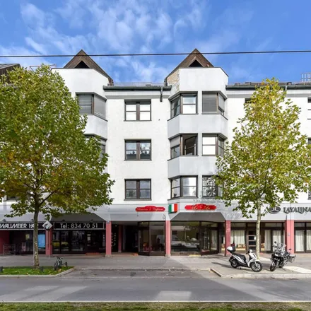 Rent this 7 bed apartment on Landsberger Straße 478 in 81241 Munich, Germany