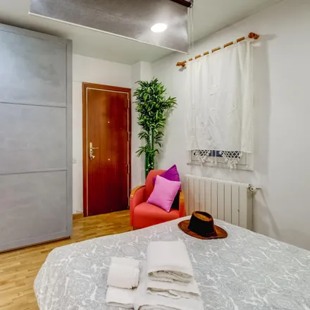 Image 4 - Carrer de Floridablanca, 96, 08015 Barcelona, Spain - Apartment for rent