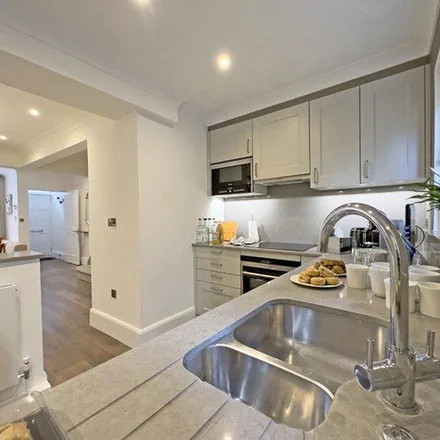 Image 4 - 54 Cheval Place, London, SW7 1HP, United Kingdom - Townhouse for rent