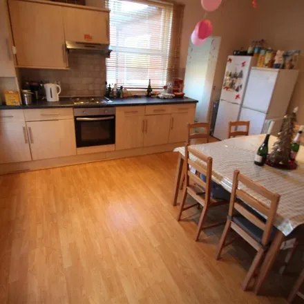Rent this 5 bed townhouse on 2-16 Granby Road in Leeds, LS6 3BB