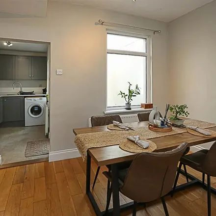Image 1 - Hillview Avenue, Belfast, BT5 6JR, United Kingdom - Apartment for rent