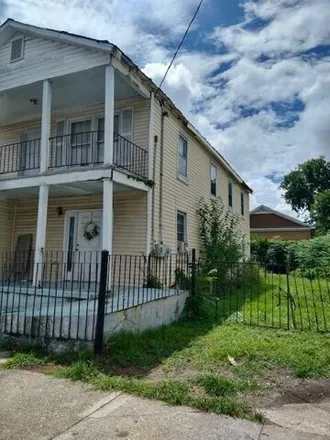Buy this 4 bed house on 15 Allway Street in Charleston, SC 29403
