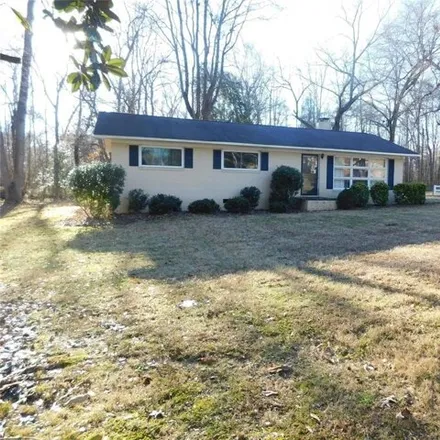Buy this 3 bed house on 1667 West Lakewood Drive in Lakewood Acres, York County