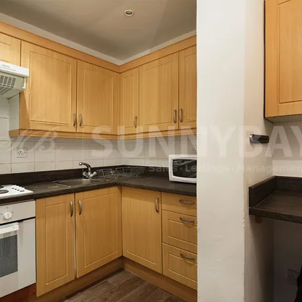 Image 6 - ibis Styles London Kensington, 15-25 Hogarth Road, London, SW5 0QH, United Kingdom - Apartment for rent