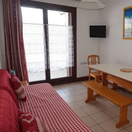 Rent this 2 bed apartment on Les Ménuires in 73440 Les Belleville, France