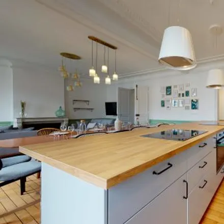 Rent this 3 bed room on 24 Rue du Quatre Septembre in 75002 Paris, France