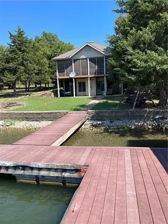 Buy this 3 bed house on 224 Sugar Lake Drive in Linn County, KS 66056