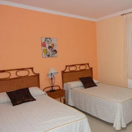 Rent this 6 bed house on Gilet in Autovía Mudéjar, 46149 Gilet