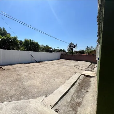 Image 7 - 14006 Stagg Street, Los Angeles, CA 91402, USA - House for sale