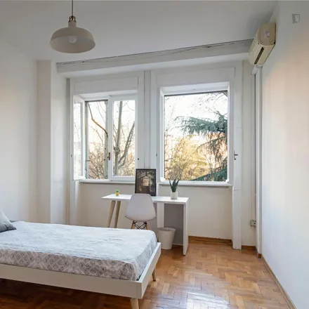 Image 2 - Viale Carlo Troya, 2, 20144 Milan MI, Italy - Room for rent