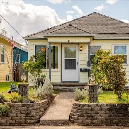 Buy this 2 bed house on 6534 North Yale Street in Portland, OR 97203