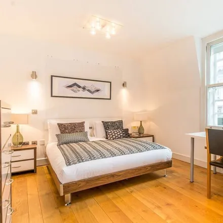 Rent this 3 bed apartment on London in WC1V 6DR, United Kingdom