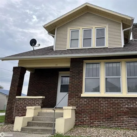 Buy this 2 bed house on 335 North 16th Street in Keokuk, IA 52632