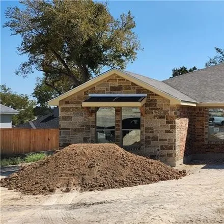 Buy this 4 bed house on 99 Whitetail Road in Morgans Point Resort, TX 76513