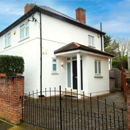 Buy this 3 bed duplex on 156 Manor Grove in London, TW9 4QG