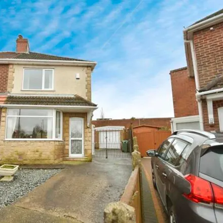 Buy this 3 bed duplex on Dorothy Avenue in Mansfield Woodhouse, NG19 9AD