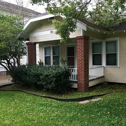 Rent this 2 bed house on 625 East 18th Street in Houston, TX 77008