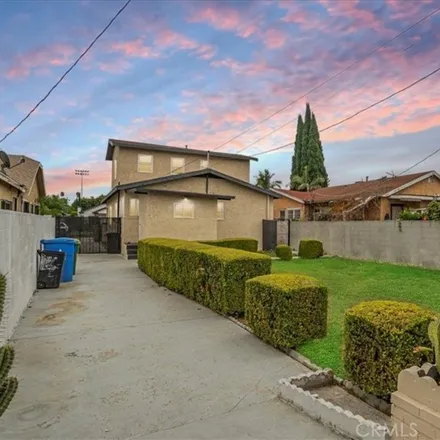 Image 2 - 5743 3rd Avenue, Los Angeles, CA 90043, USA - House for sale